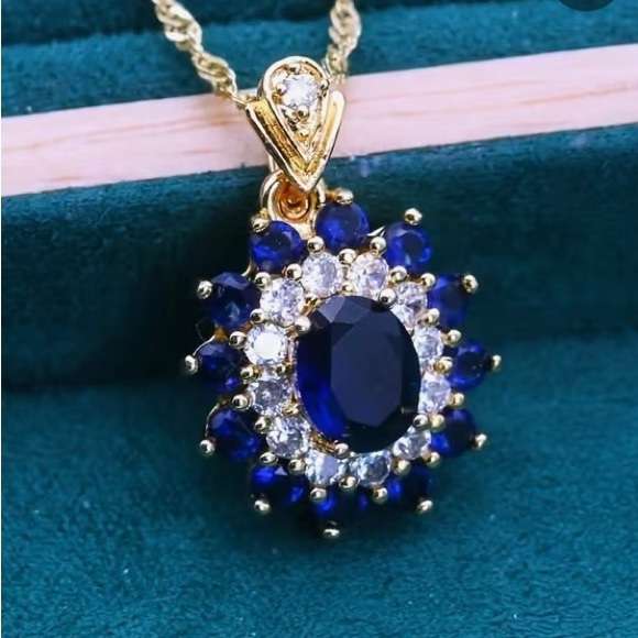 Jewelry - Elegant Gold and Blue Pendant Necklace